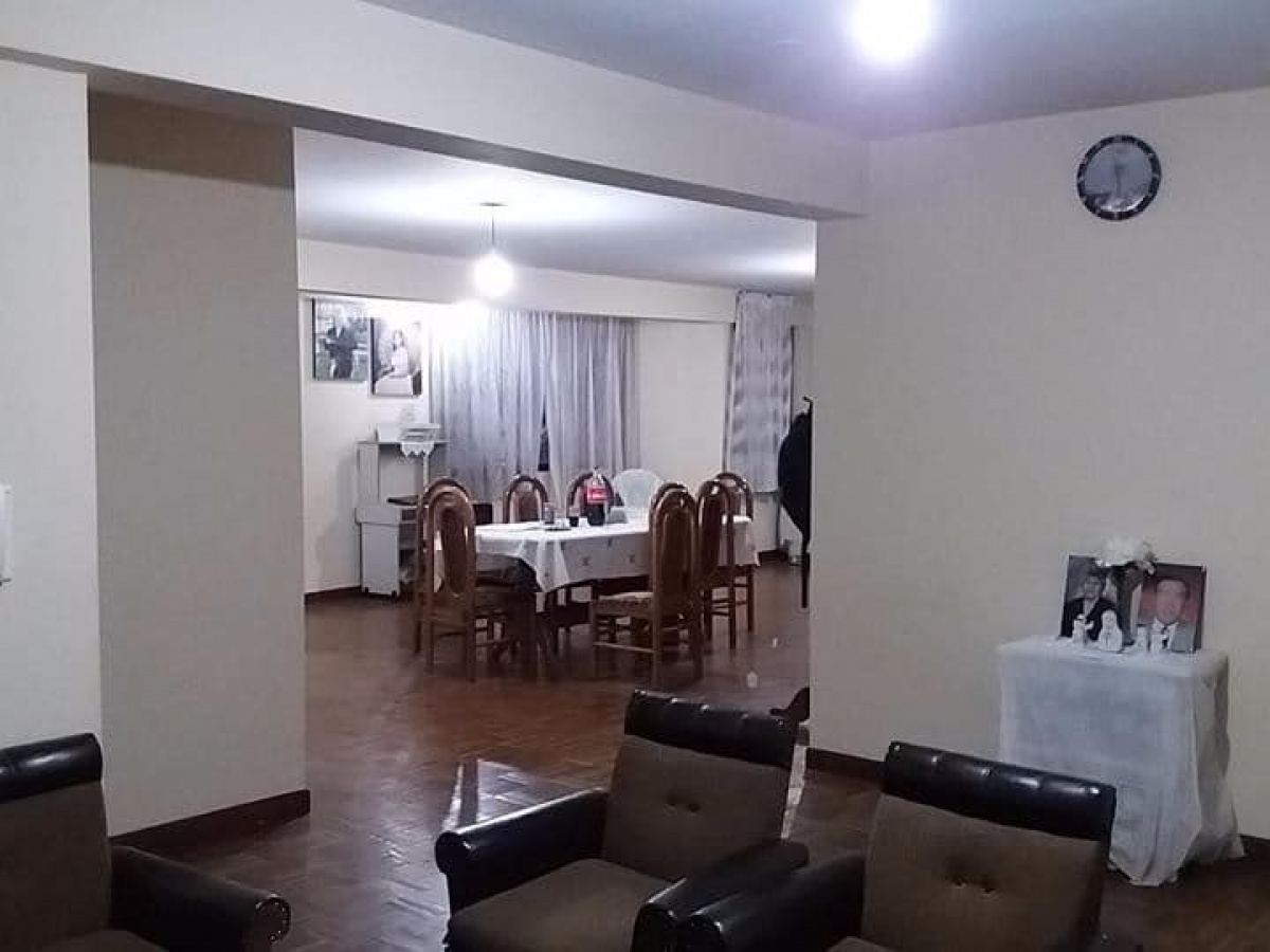 Av. Peru,Cochabamba,3 Habitaciones Habitaciones,2 LavabosLavabos,Departamento,Av. Peru,1077